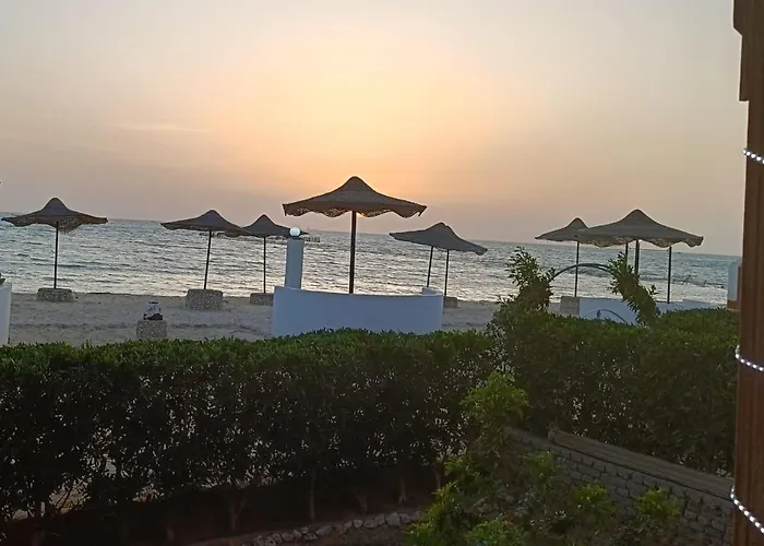 Tatil Evi إطلالة مباشرة على البحر فندقي مكيف بحديقة خاصة راس سدر *