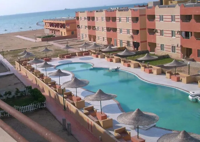 Tatil Evi إطلالة مباشرة على البحر فندقي مكيف بحديقة خاصة راس سدر *