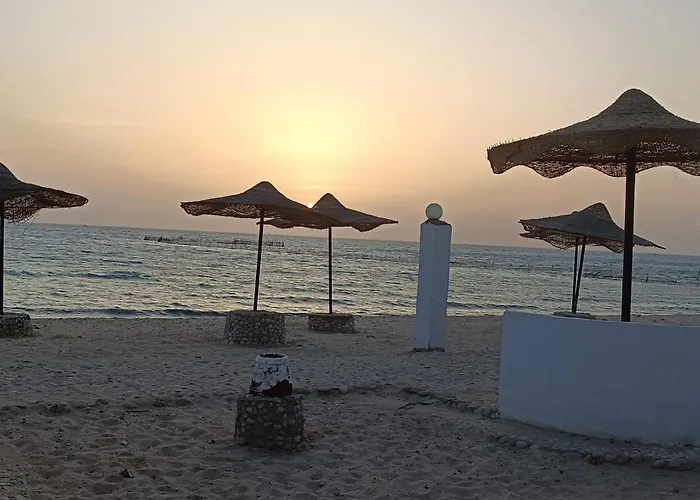 إطلالة مباشرة على البحر فندقي مكيف بحديقة خاصة راس سدر Tatil Evi *