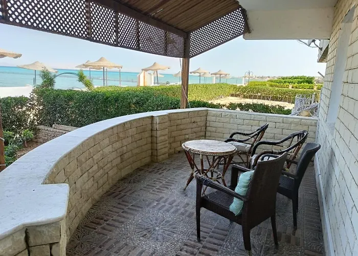 Tatil Evi إطلالة مباشرة على البحر فندقي مكيف بحديقة خاصة راس سدر